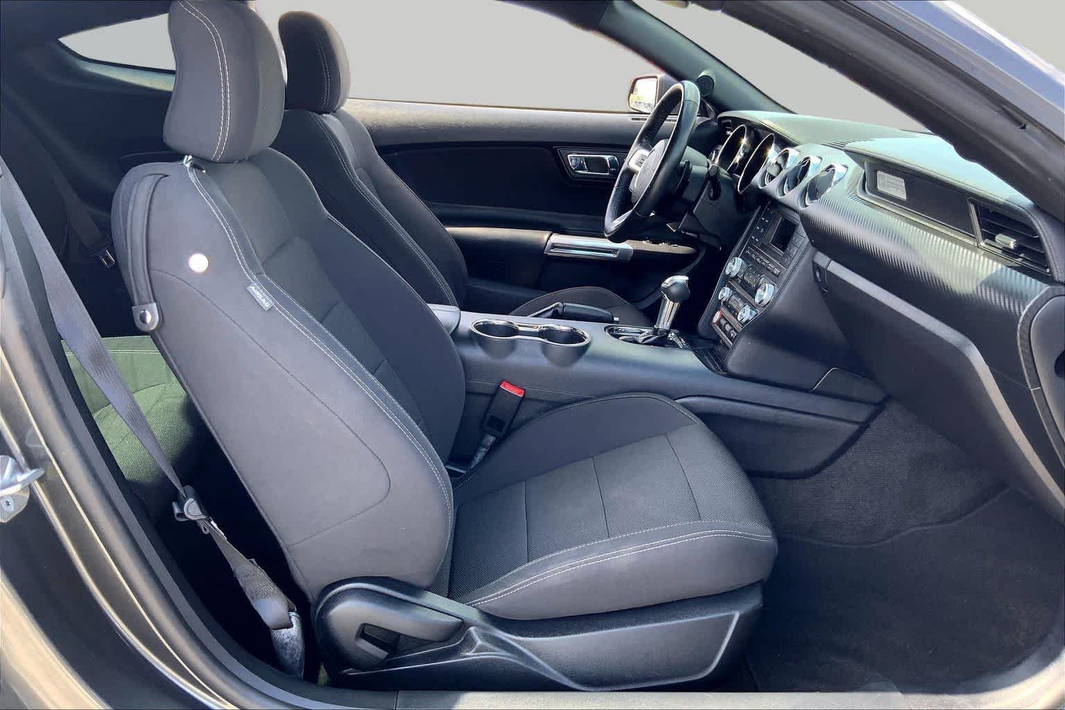 Used 2017 Magnetic Ford V6 image 9