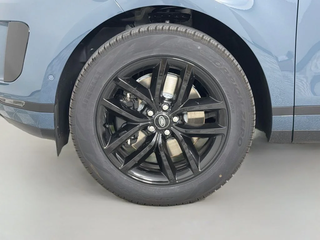 New 2026 Tribeca Blue Land Rover S image 33