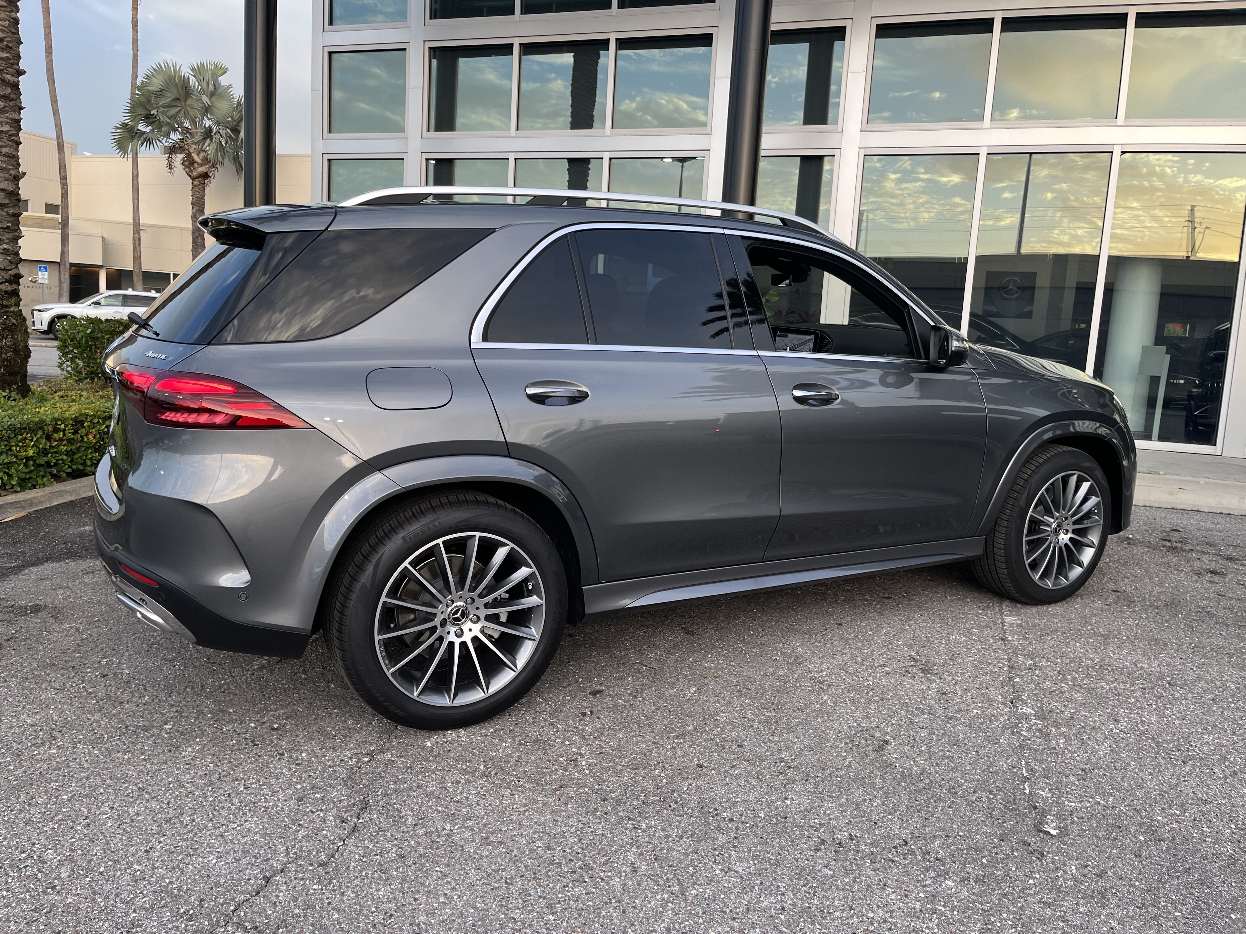 New 2026 SELENITE GREY Mercedes-Benz GLE 580 image 5