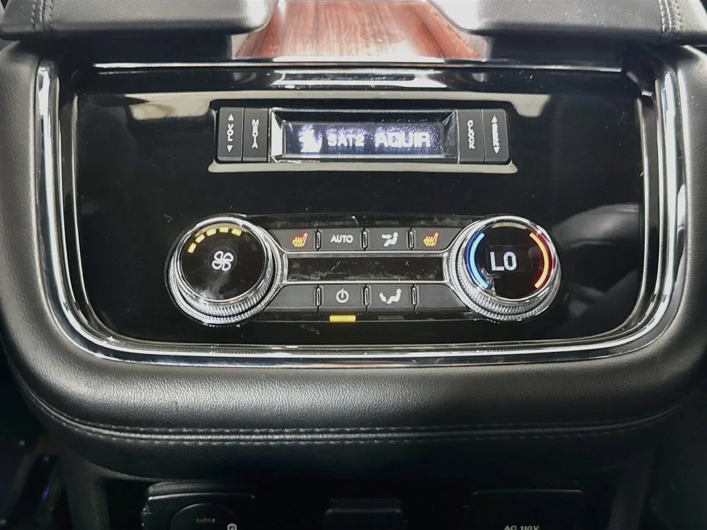 Used 2021 Black Lincoln Reserve image 32