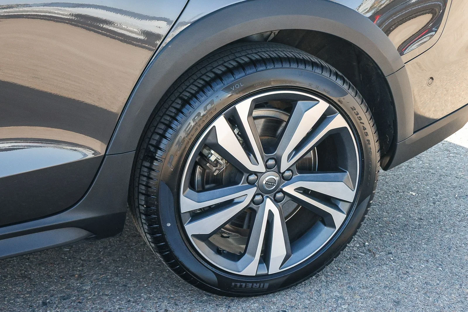 2025 Volvo V60 Cross Country Plus - Photo 10