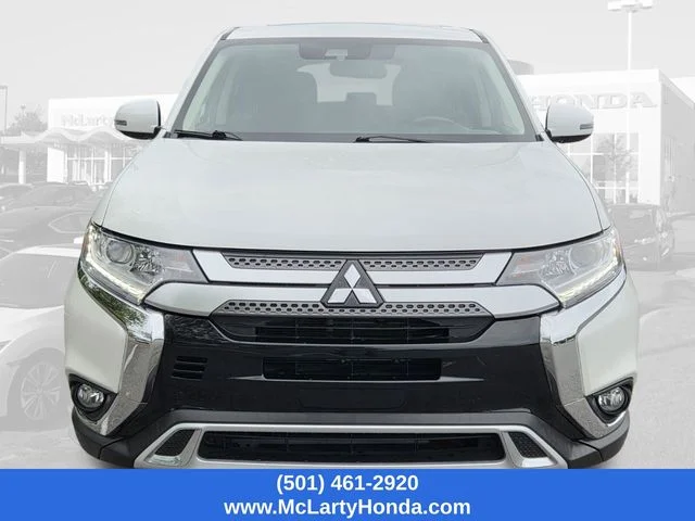 Used 2020 White Mitsubishi SE image 5