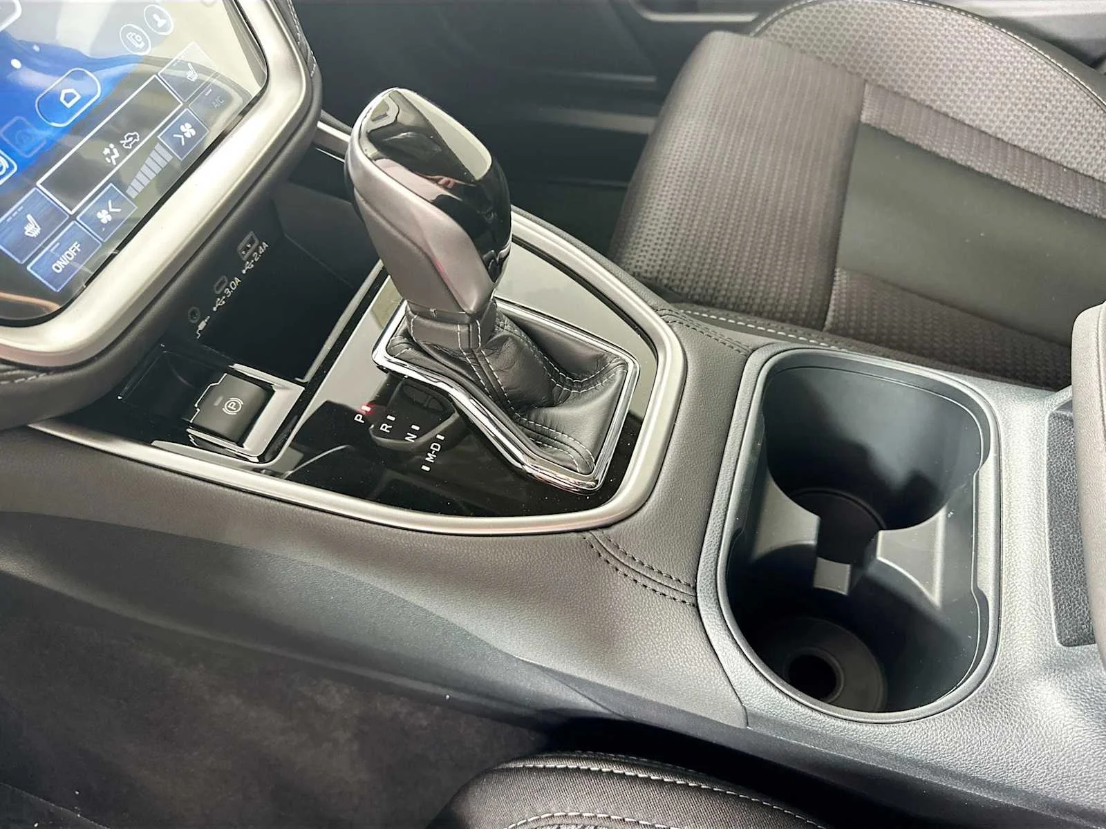 Used 2025 Cosmic Blue Pearl Subaru Premium image 16
