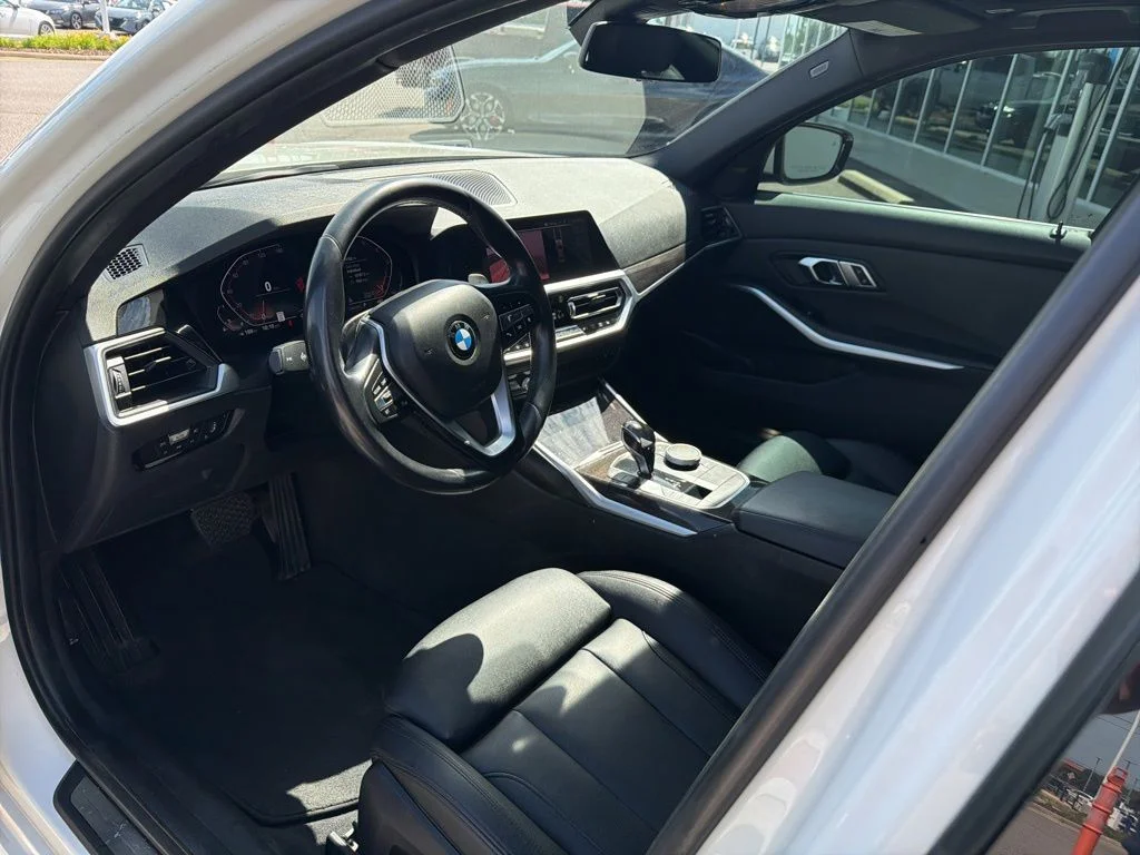Used 2020 Alpine White BMW 330i image 16