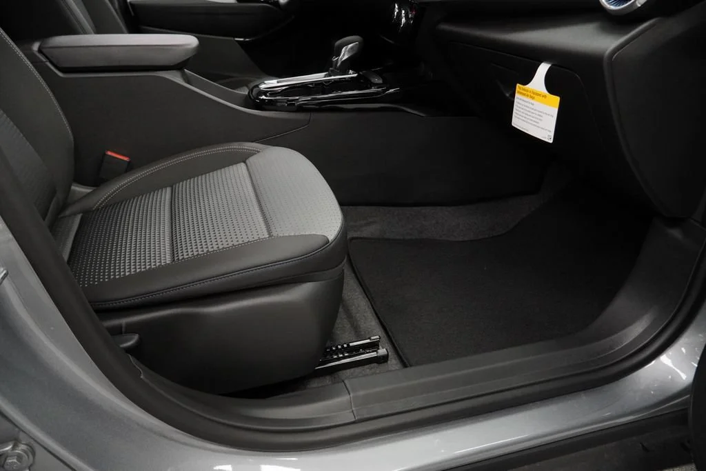 New 2026 Sterling Gray Metallic Chevrolet LT image 29