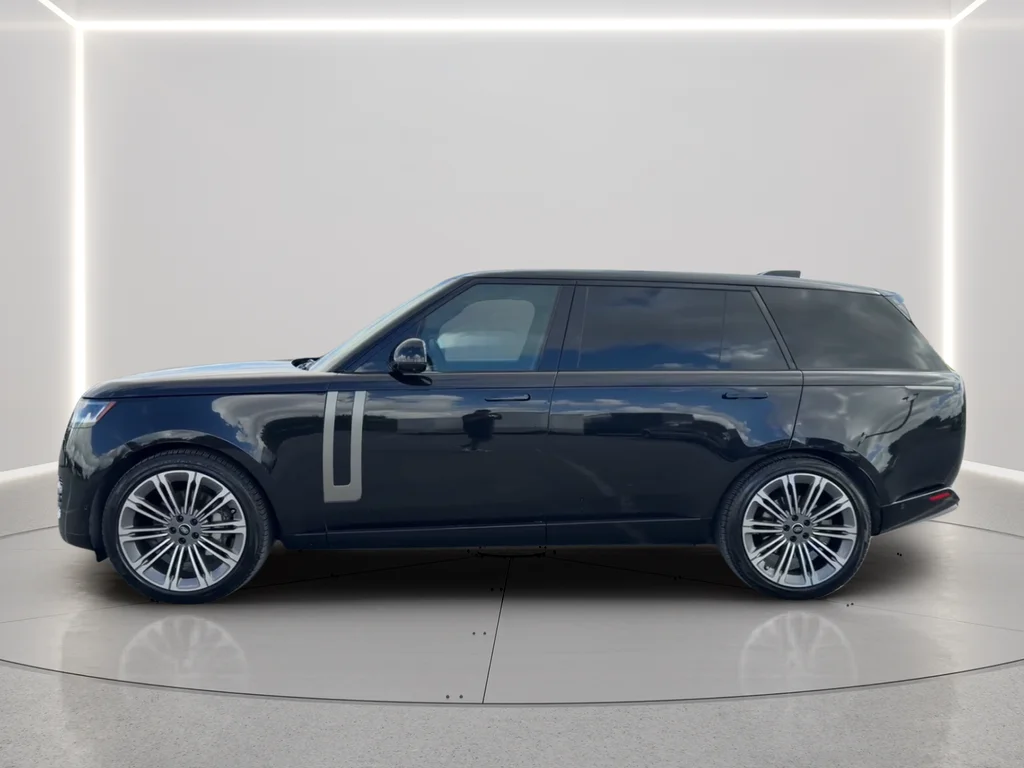 Used 2024 Black Land Rover SE image 8