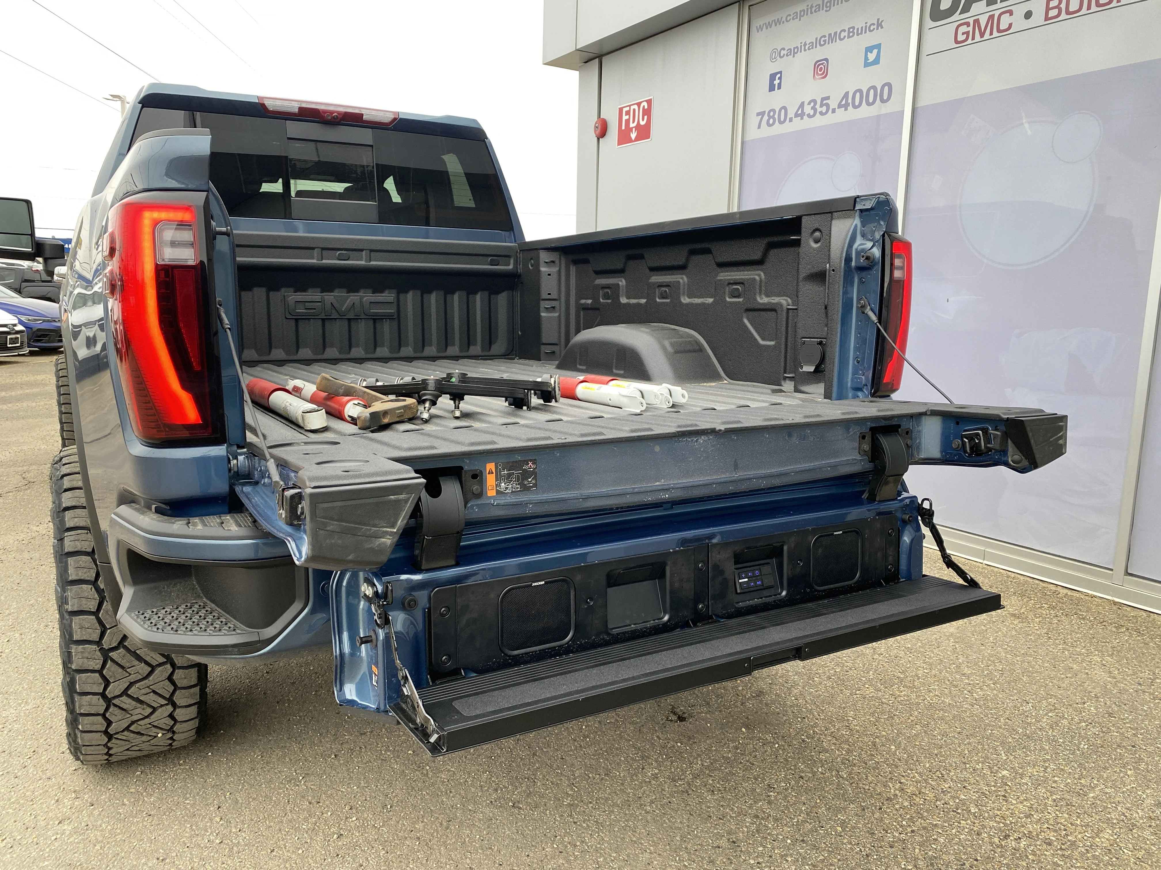 New 2026 DOWNPOUR METALLIC GMC Denali Ultimate image 5