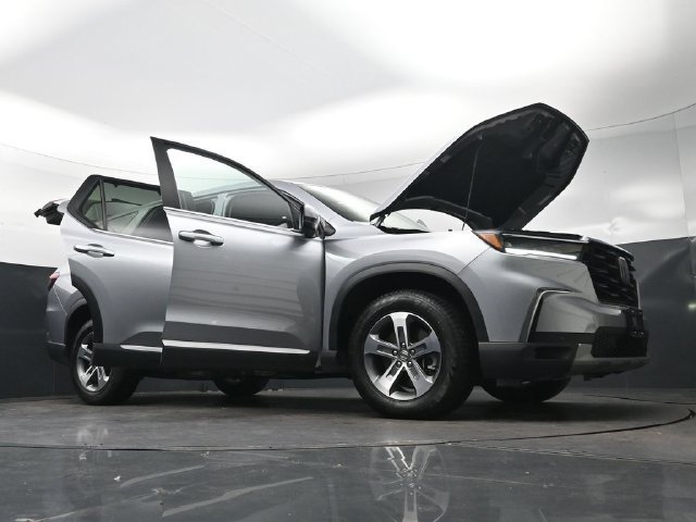 Certified Used 2024 Lunar Silver Metallic Honda AWD EX-L image 70