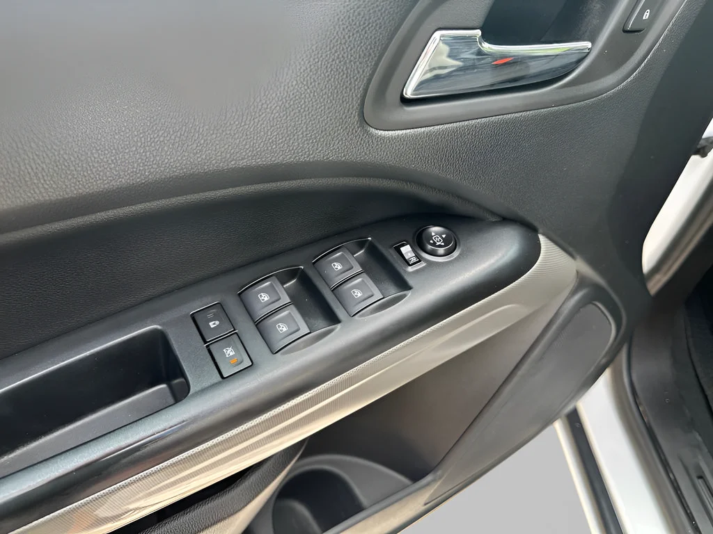 Used 2022 Summit White GMC Elevation image 22