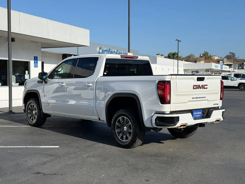 Used 2025 Summit White GMC AT4 image 9