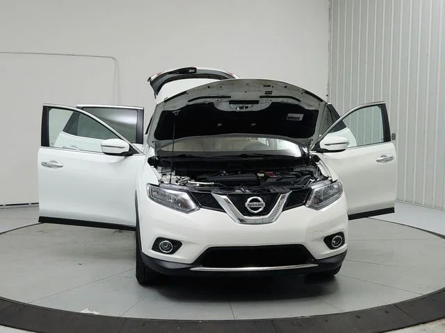 Used 2016 White Nissan SV image 10