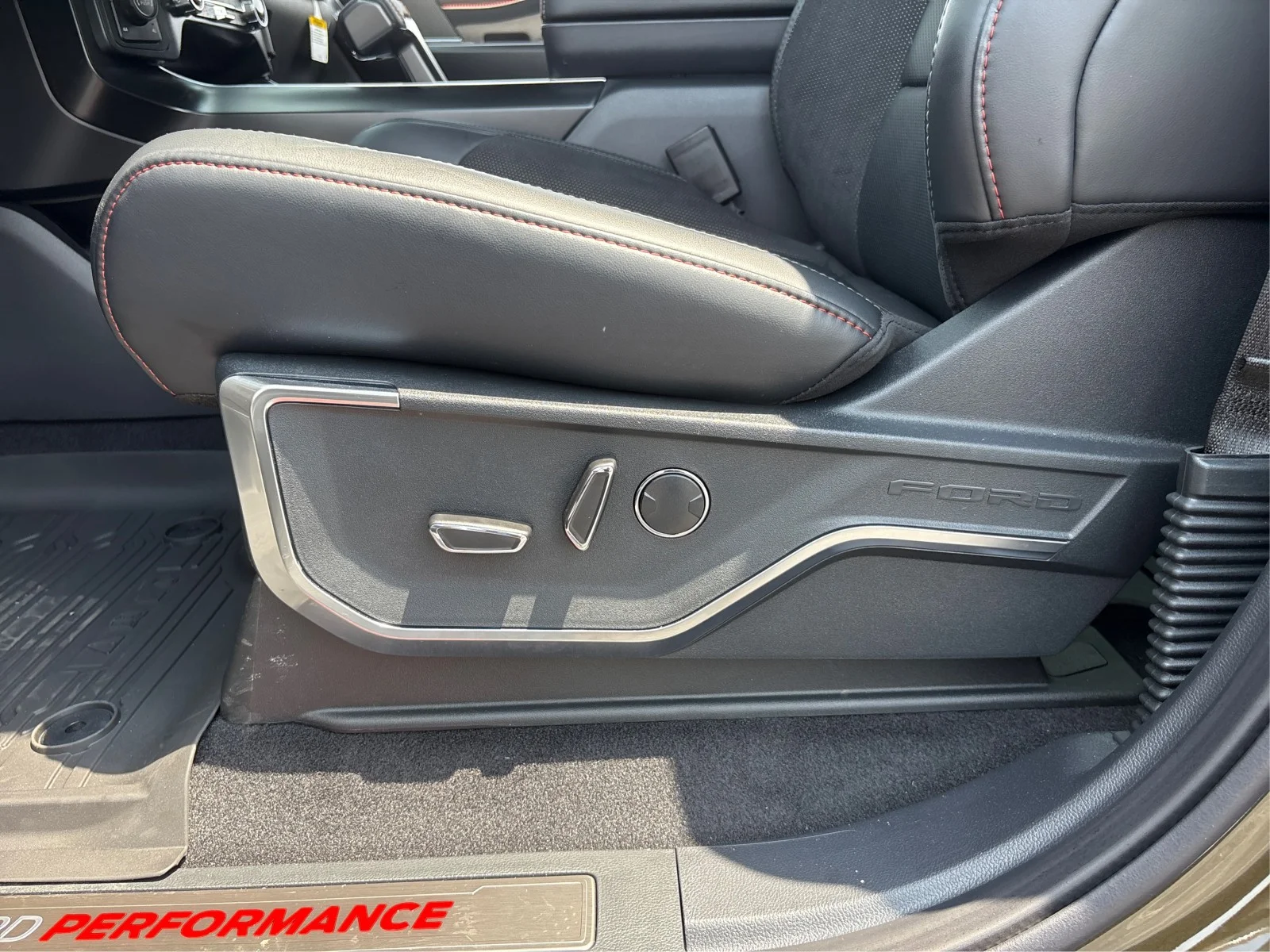 Used 2025 Green Ford Raptor image 18