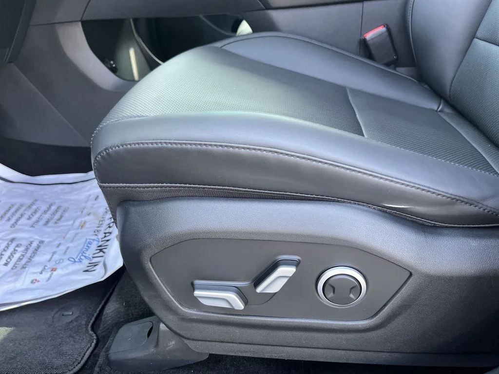 Used 2024 Black Hyundai SEL image 18