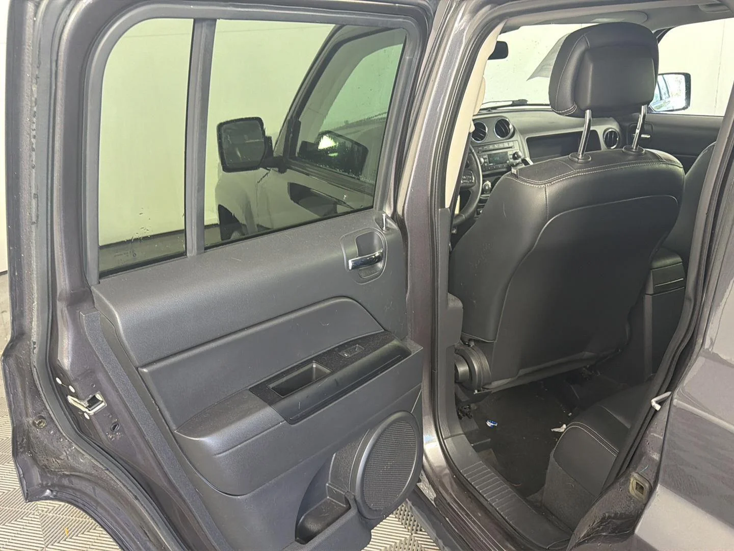 Used 2017 Granite Crystal Metallic Clearcoat Jeep High Altitude image 11