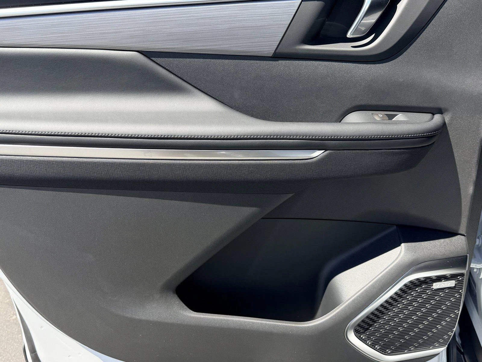 New 2026 Summit White Buick Preferred image 17
