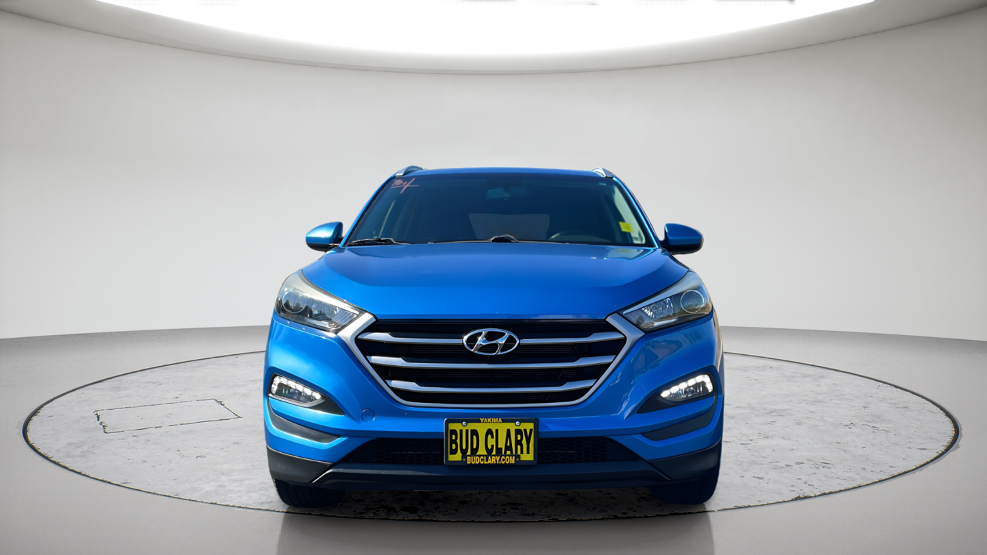 Used 2017 Blue Hyundai SE image 2