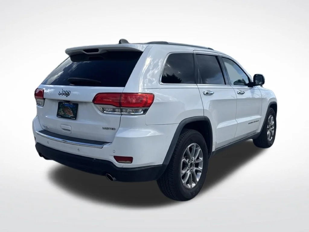 Used 2014 Bright White Clearcoat Jeep Limited image 5