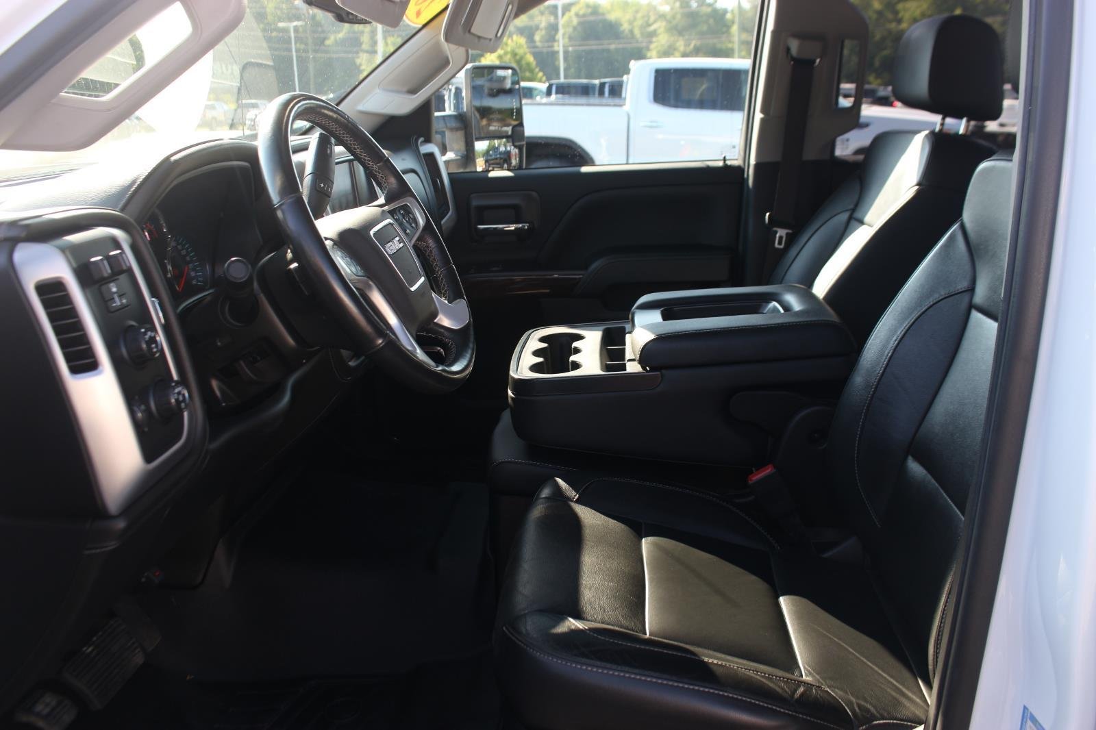 Used 2018 SUMMIT WHITE GMC SLT image 17