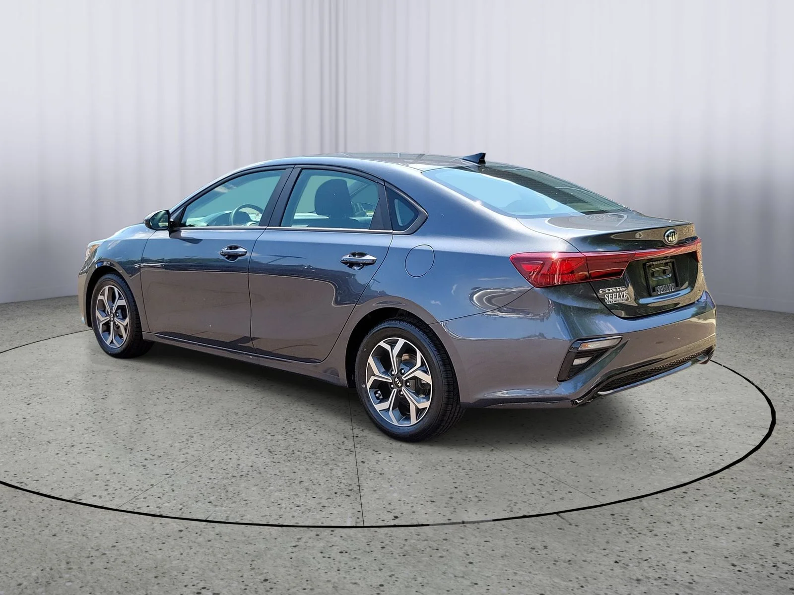 Used 2021 Gray Kia LXS image 4