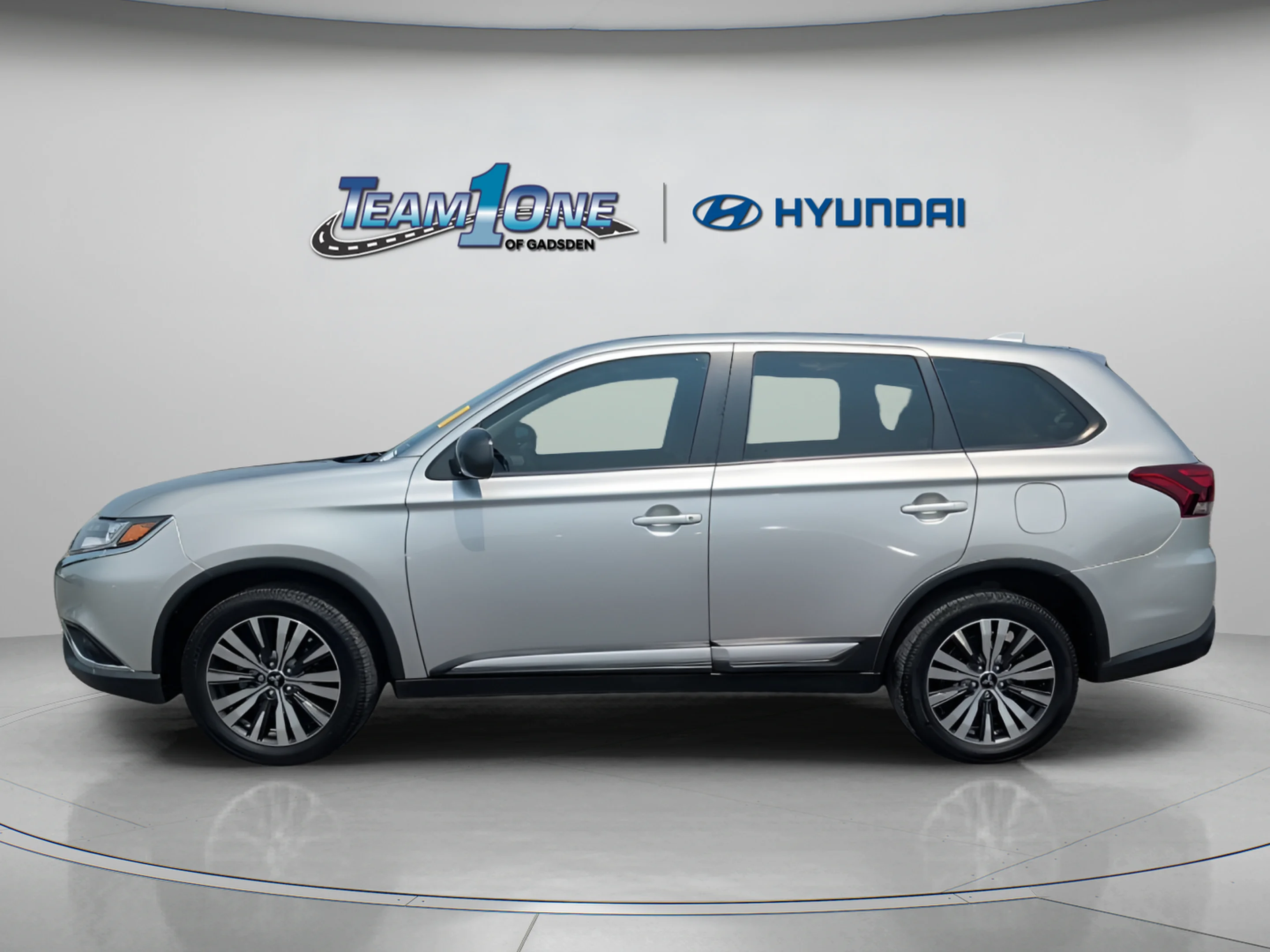 Used 2019 Silver Mitsubishi ES image 5