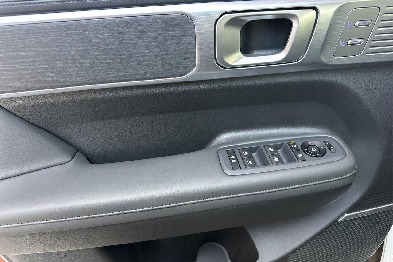 2026 Hyundai Santa Fe Limited - Photo 11