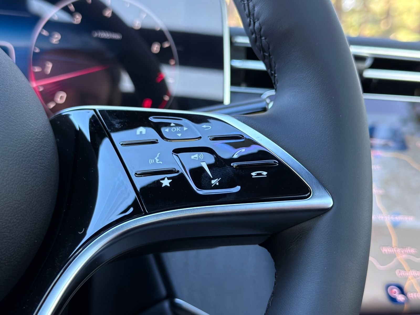 New 2026 Moonlight White Metallic Mercedes-Benz E 350 image 24