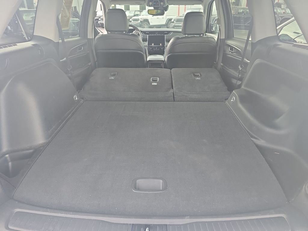 Used 2023 White Jeep Limited image 22