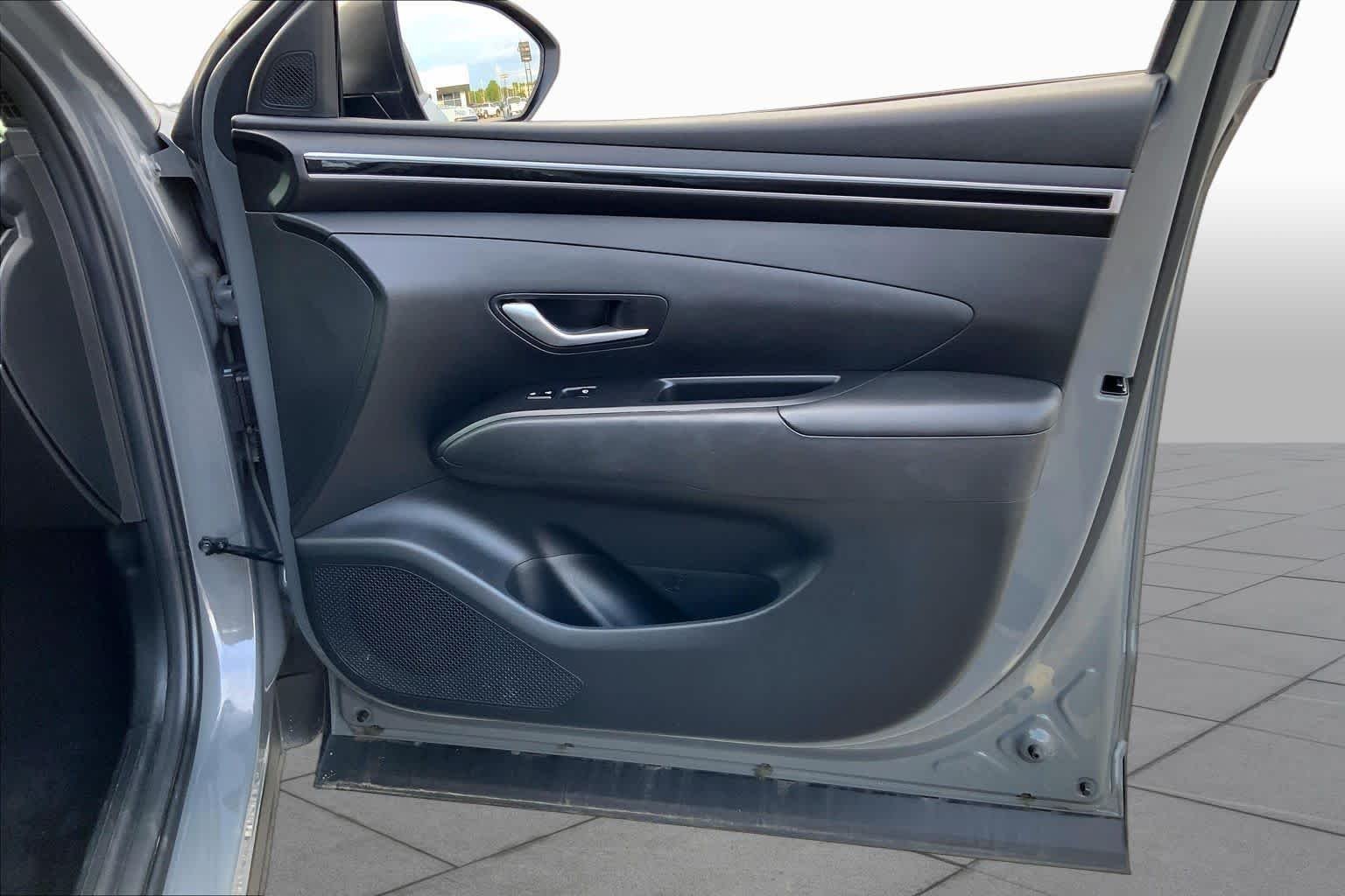 Used 2023 Hampton Gray Hyundai SEL image 22