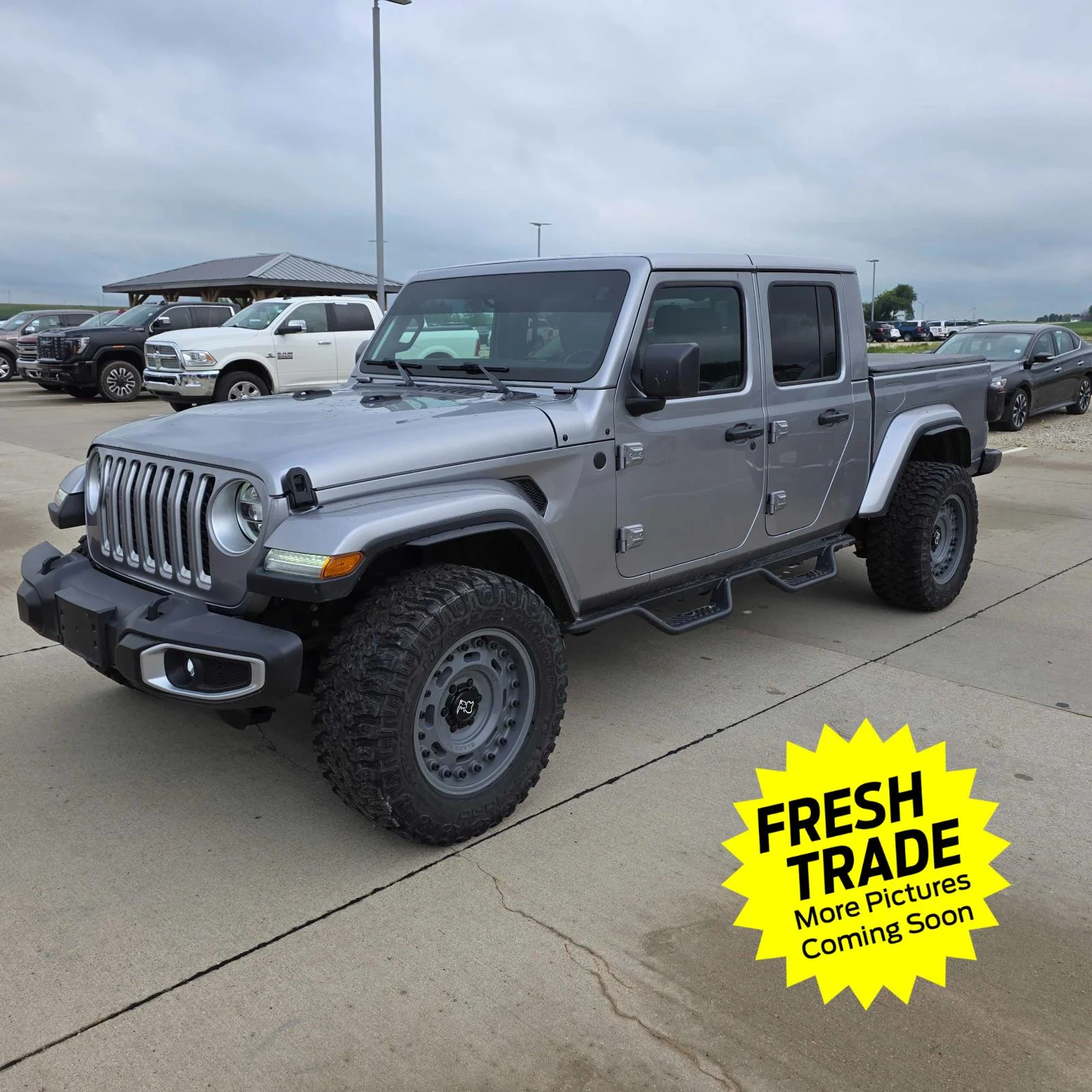 2020 Jeep Gladiator Overland's photo