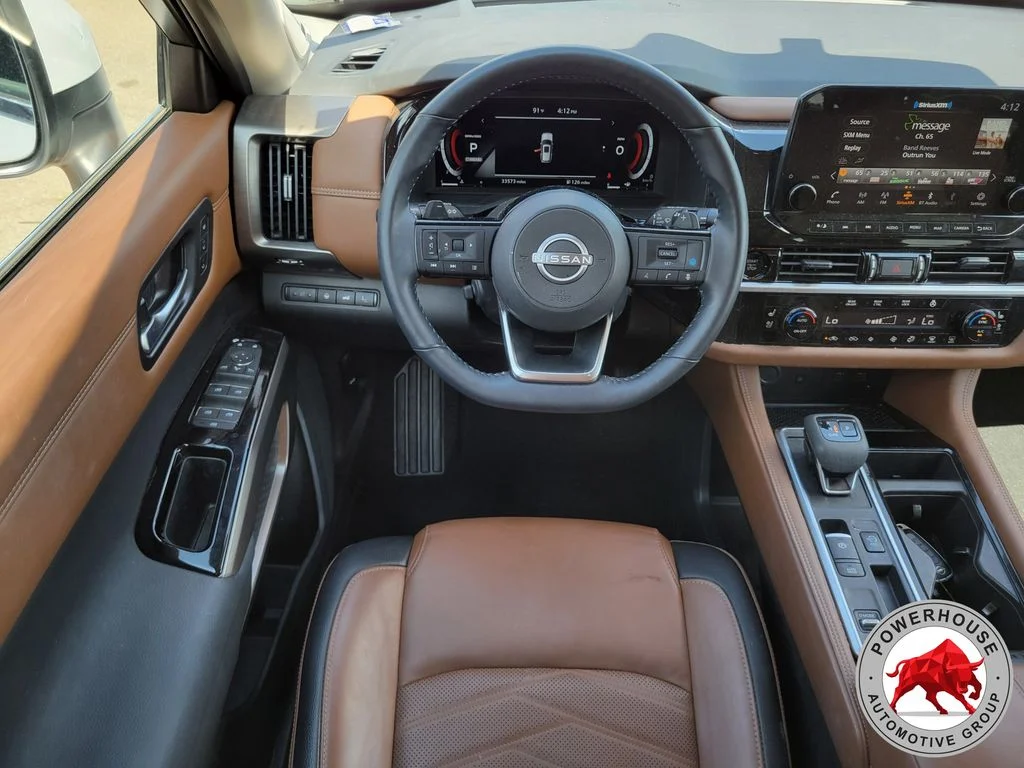 Used 2025 White Nissan Platinum image 21
