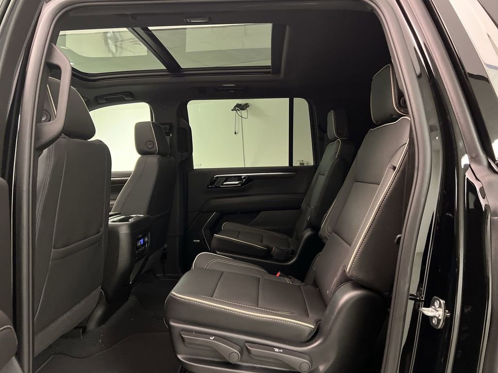 2026 Chevrolet Suburban Premier - Photo 23