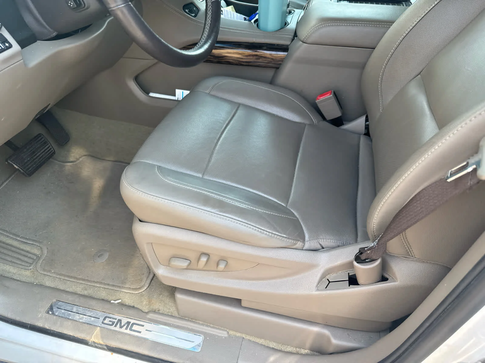 Used 2017 White Frost Tricoat GMC SLT image 8