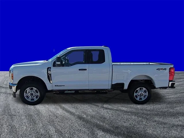 New 2026 Oxford White Ford F-250® XLT image 7