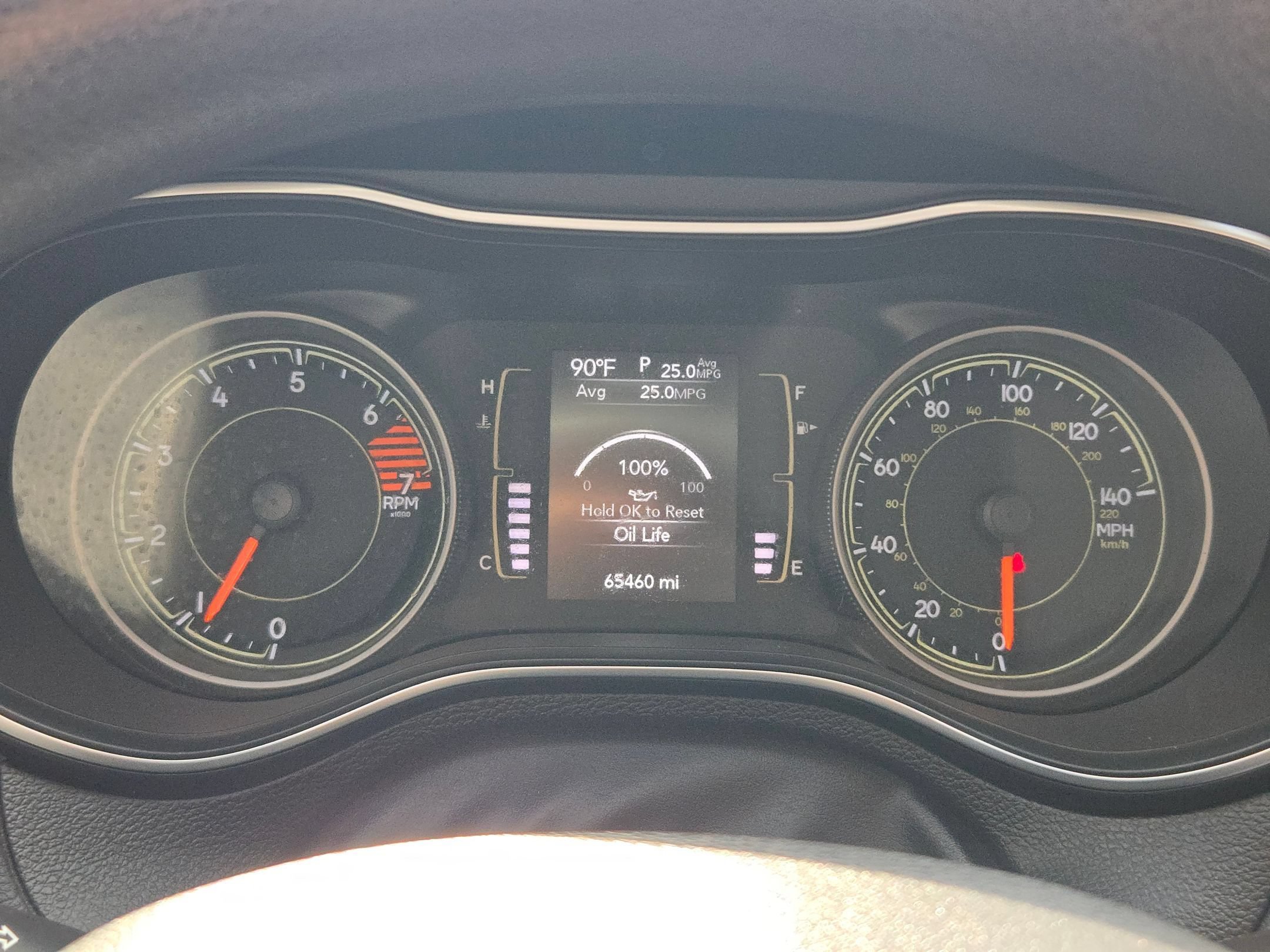 Used 2019 Diamond Black Crystal Pearlcoat Jeep Latitude image 23
