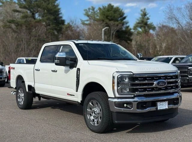 2026 Ford Super Duty F-350® Lariat®