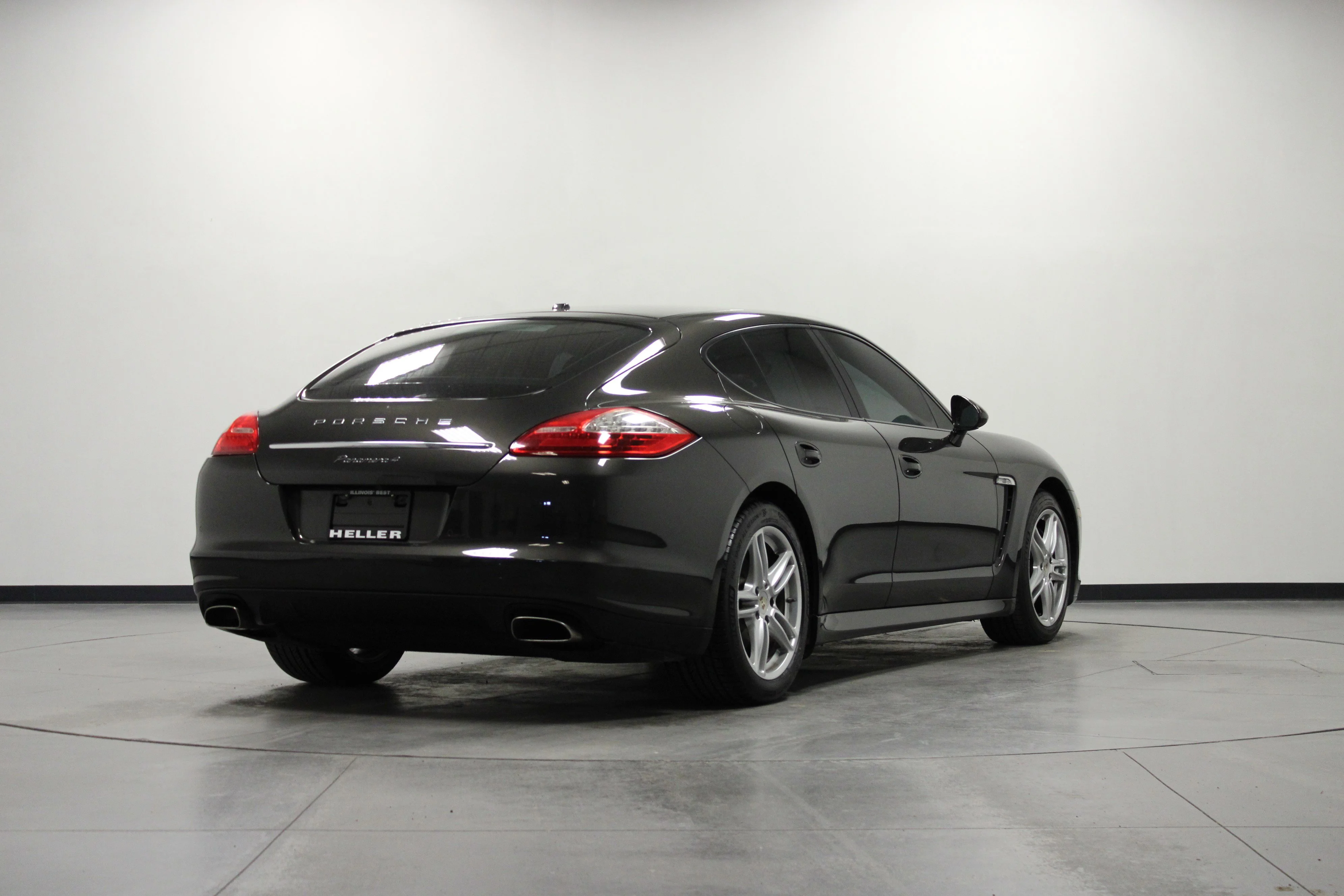 Used 2012 Carbon Grey Metallic Porsche 4 image 4