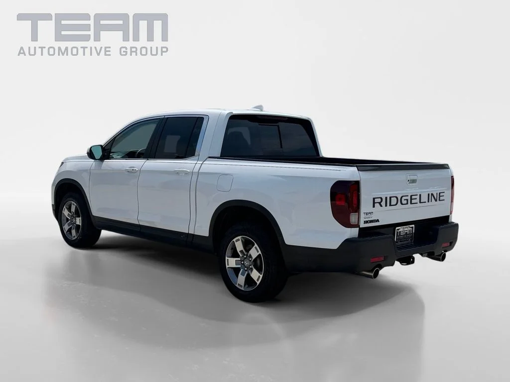 Used 2024 White Honda RTL image 5