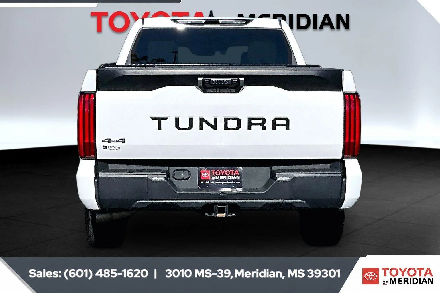 Used 2023 Ice Cap Toyota SR5 image 4