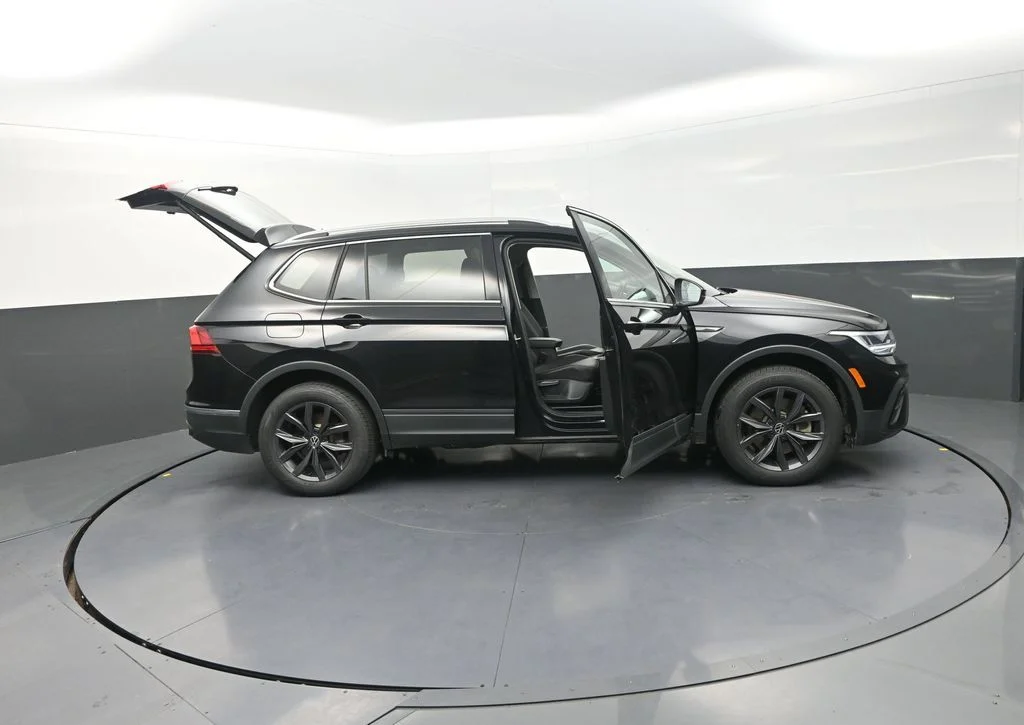 Used 2023 Black Volkswagen 2.0T SE image 36