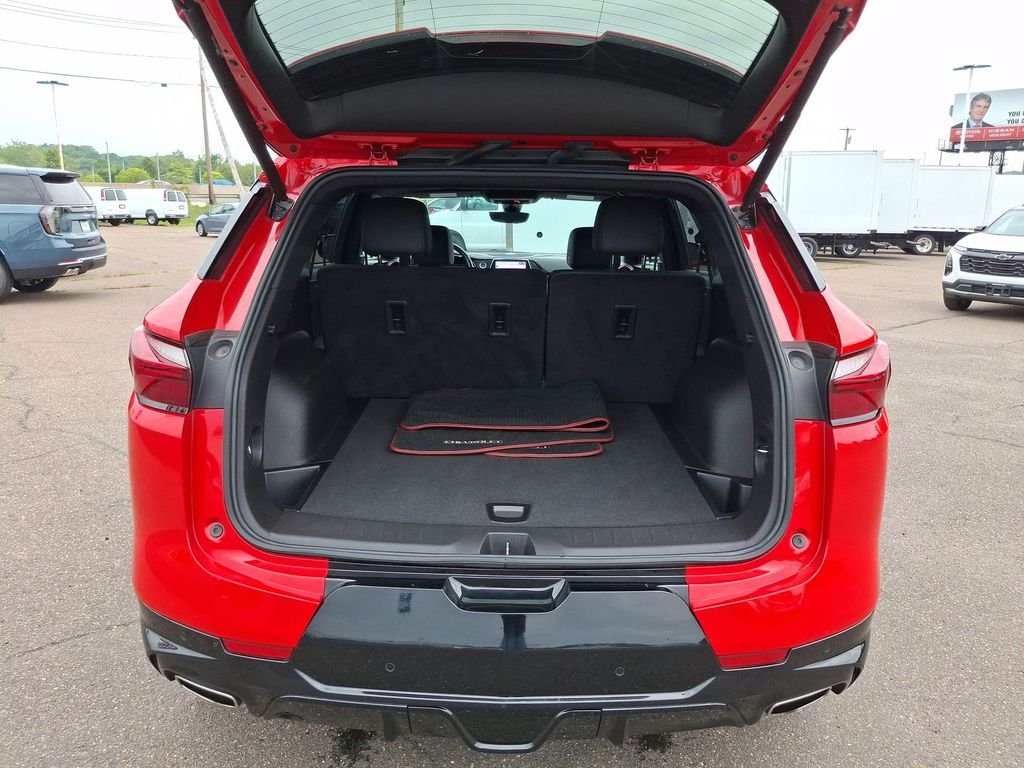 Used 2022 Red Chevrolet RS image 21