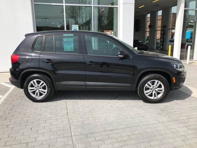 Used 2012 Deep Black Metallic Volkswagen S w/Sunroof image 9