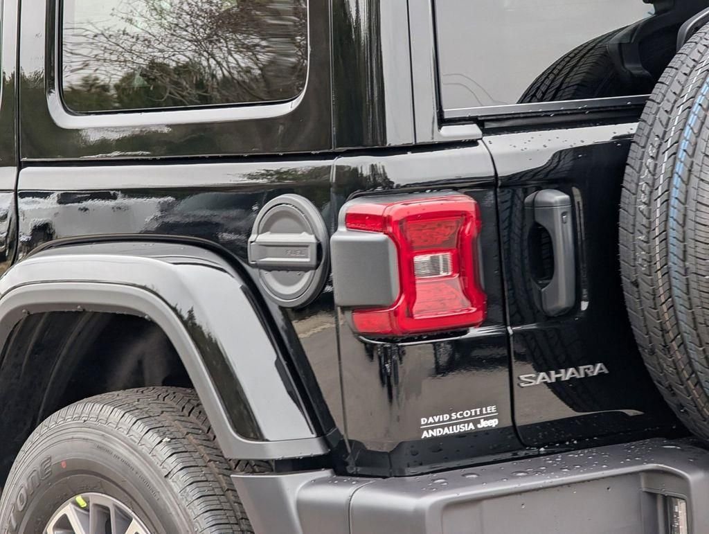 2026 Jeep Wrangler 4-Door Sahara - Photo 10