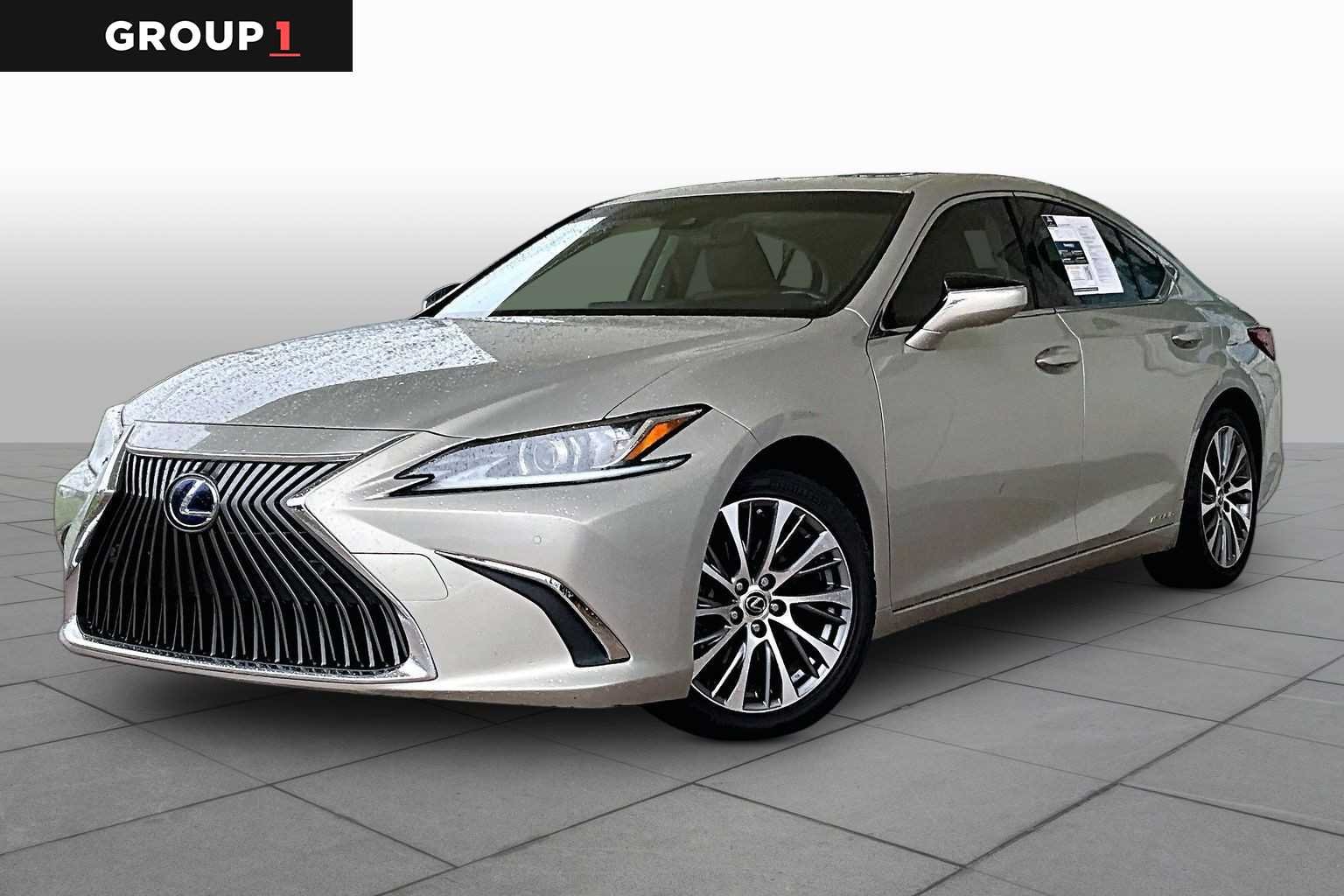 2019 Lexus ES 300h 