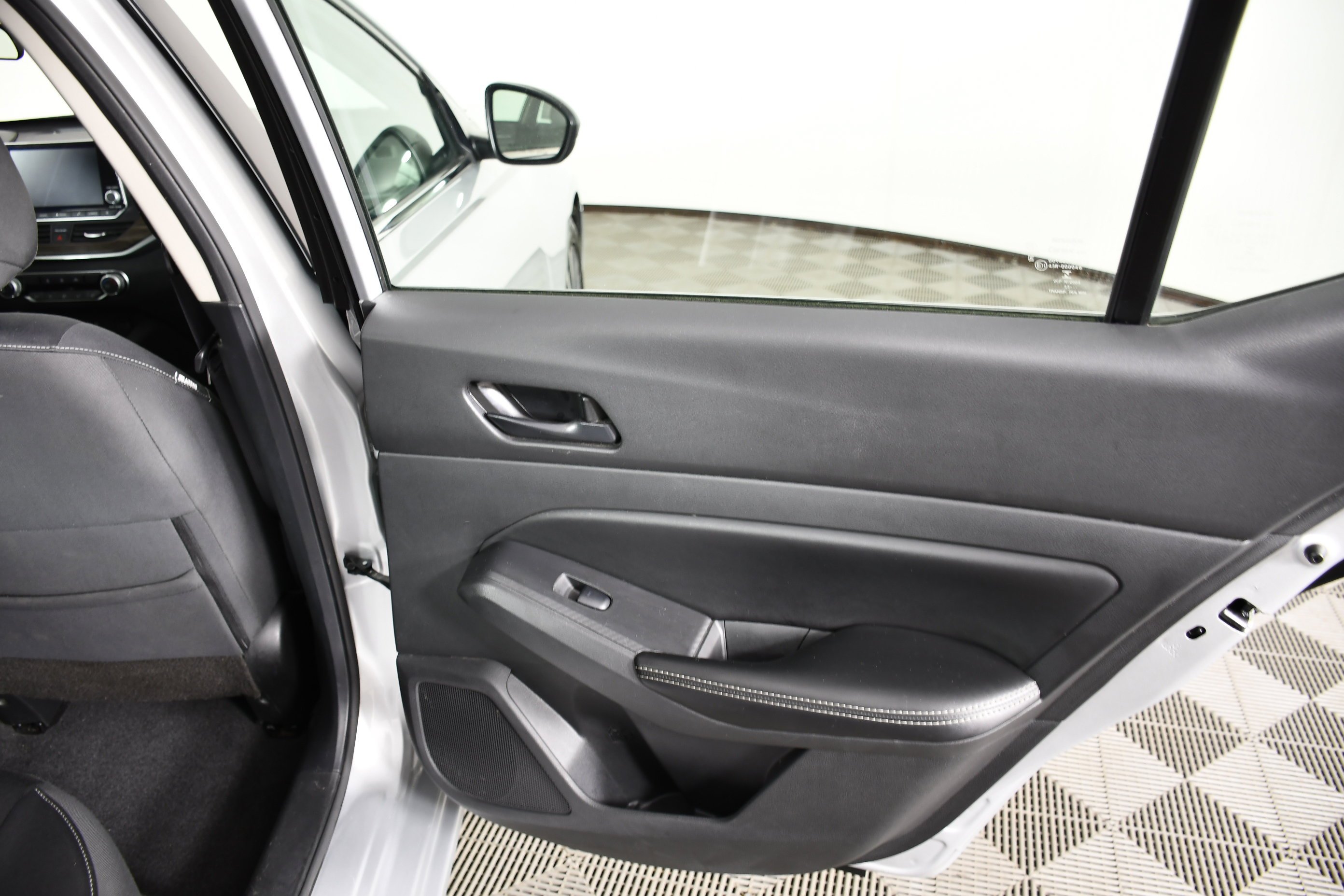 Used 2024 Brilliant Silver Metallic Nissan 2.5 SV image 43