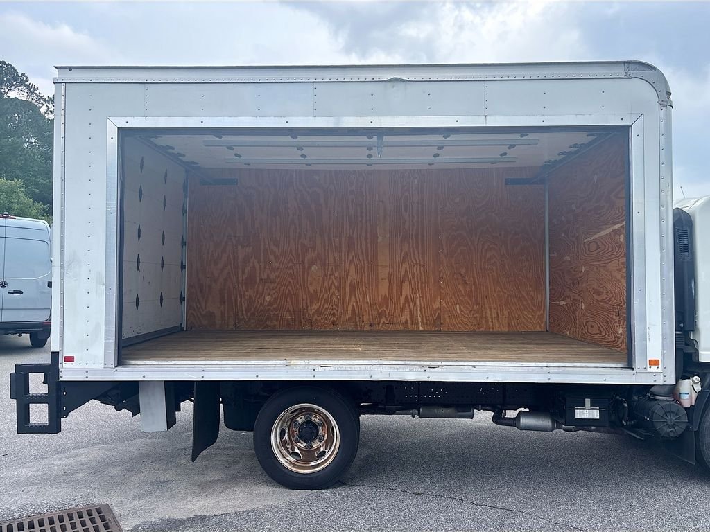 Used 2021 Arc White Chevrolet Base image 13