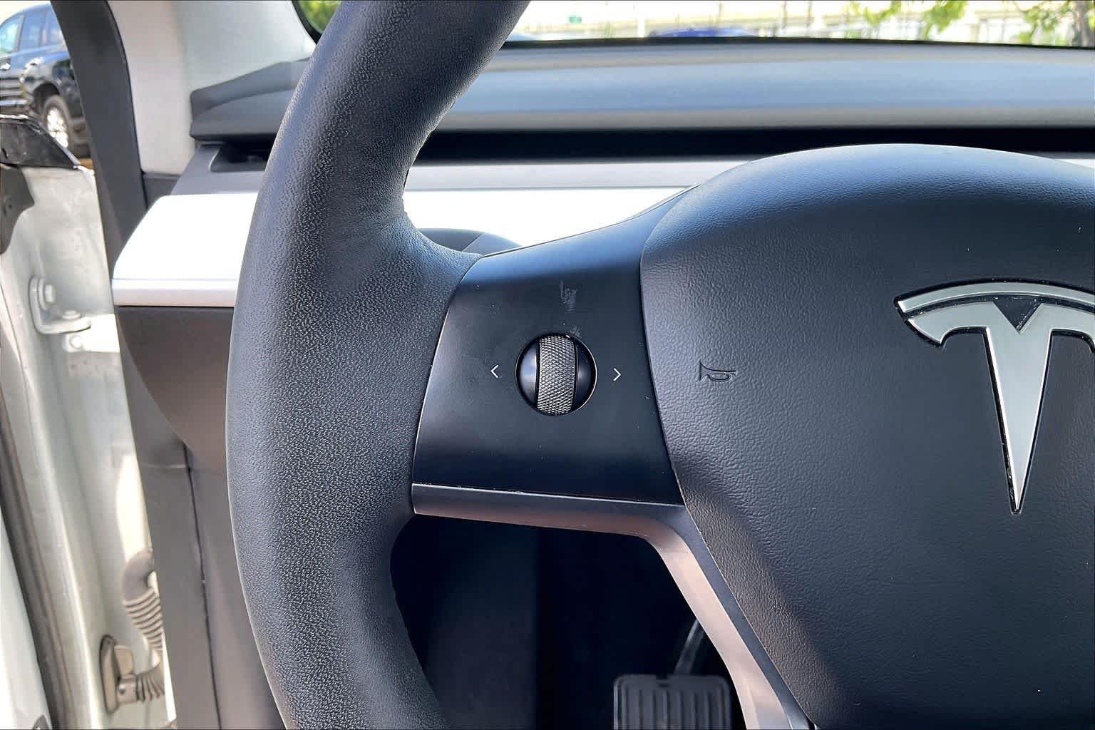 Used 2021 Pearl White Multi-Coat Tesla Long Range image 21