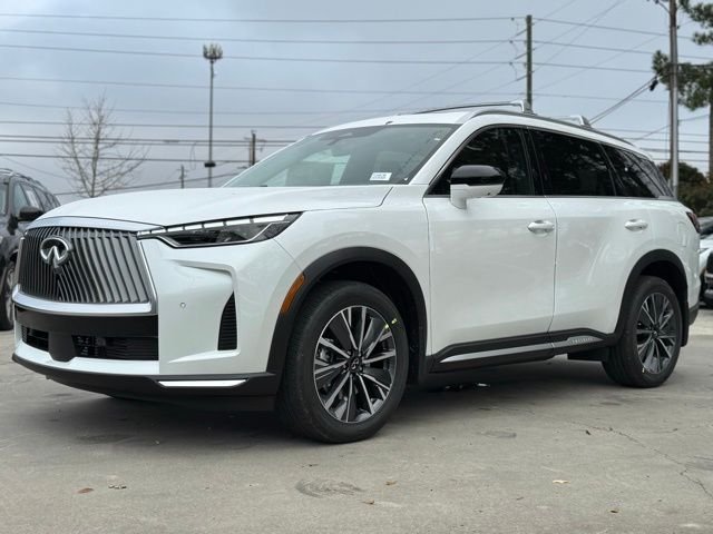 New 2026 RADIANT WHITE INFINITI Luxe FWD image 3