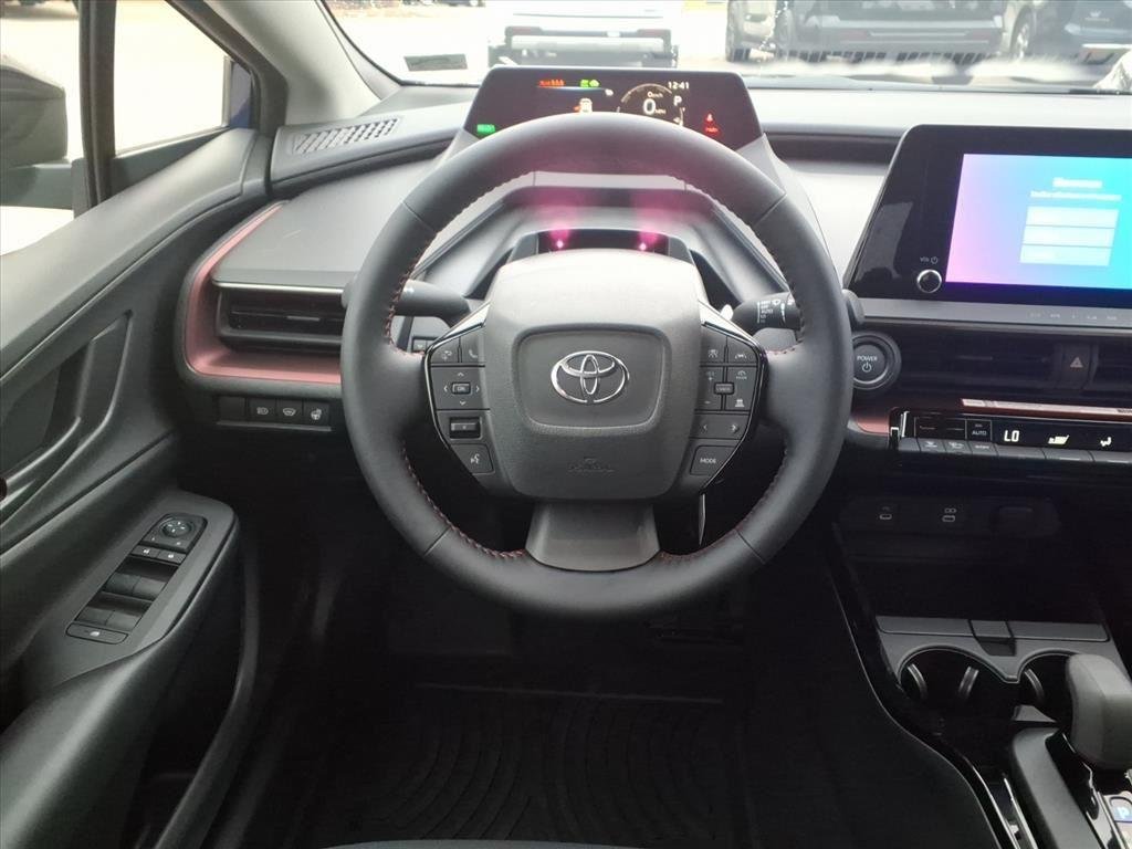 2026 Toyota Prius Plug-in Hybrid SE - Photo 12