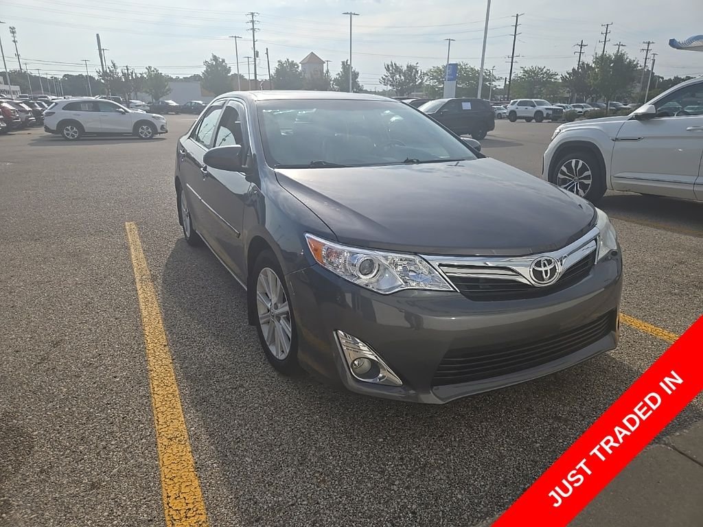 Used 2013 Gray Toyota XLE image 3