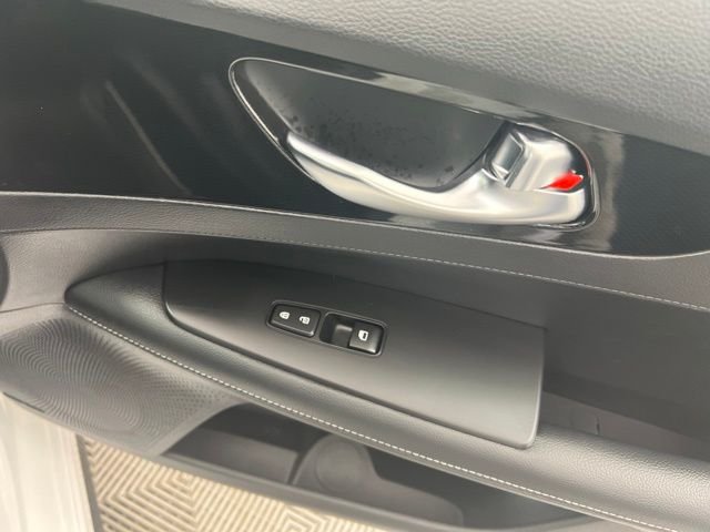 Used 2024 Snow White Pearl Kia GT-Line image 26